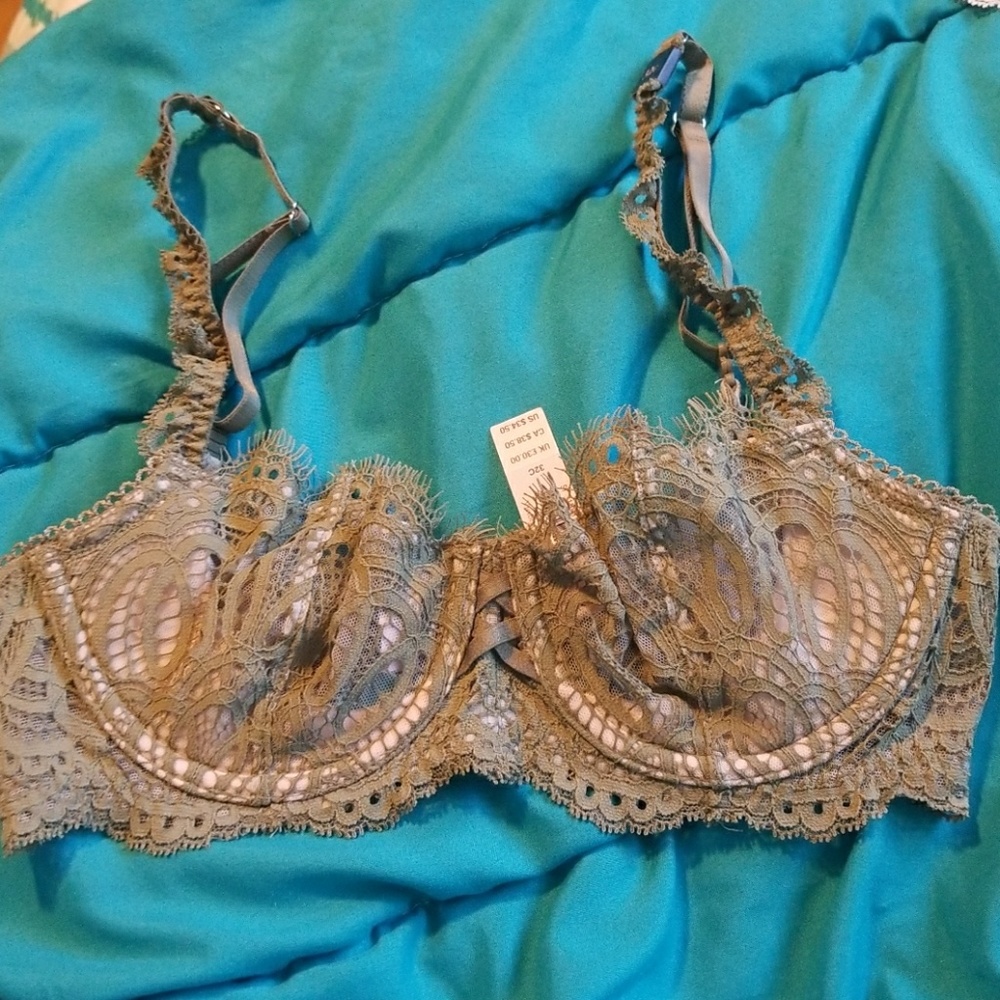 VS Demi Bra